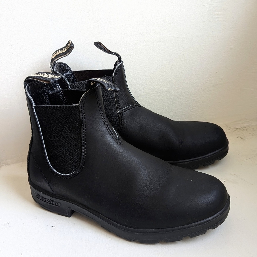 Blundstones women's size US 8 EU 5.5 Black